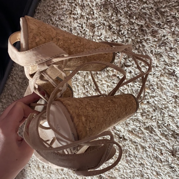 Tie up Sandal heels - Picture 3 of 3